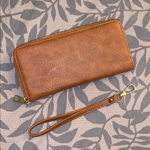 NWOT Wallet/wristlet combo